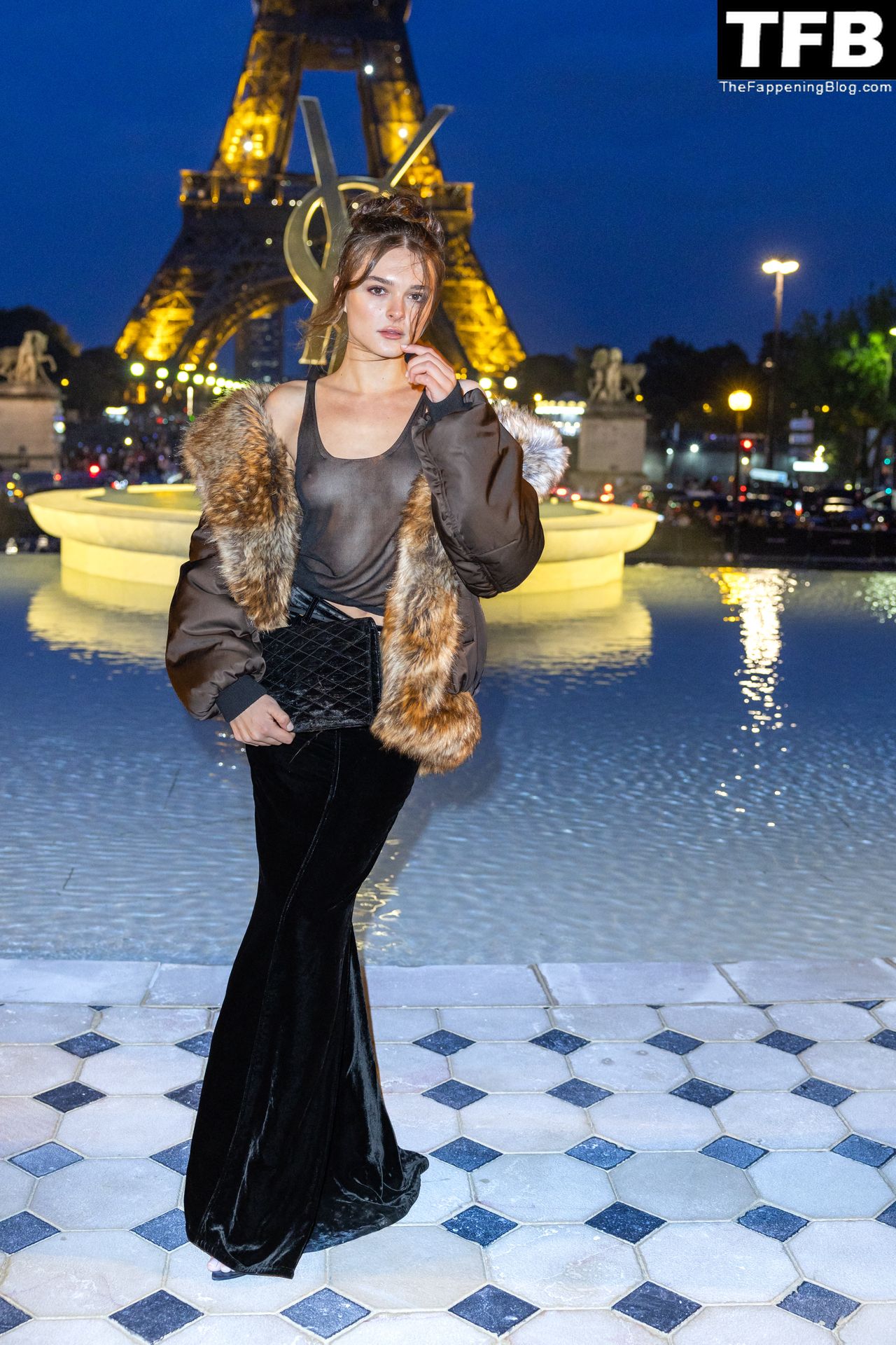 Charlotte Lawrence Flashes Her Nude Tits at the Saint Laurent Womenswear Show in Paris (41 Photos) - OnlyFans Leaked Nudes