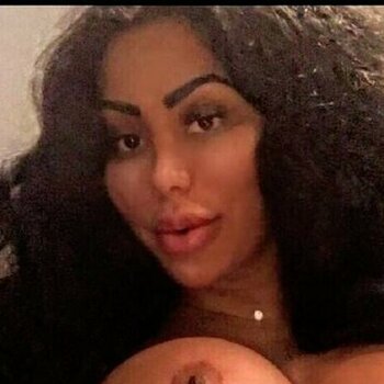 Amanda Rose Teig / Elnaz Hajib / Persian Baddiee / baddiee_takeover / elnaz1985 / persianbaddie / persiannbaddiee Nude Leaks OnlyFans
