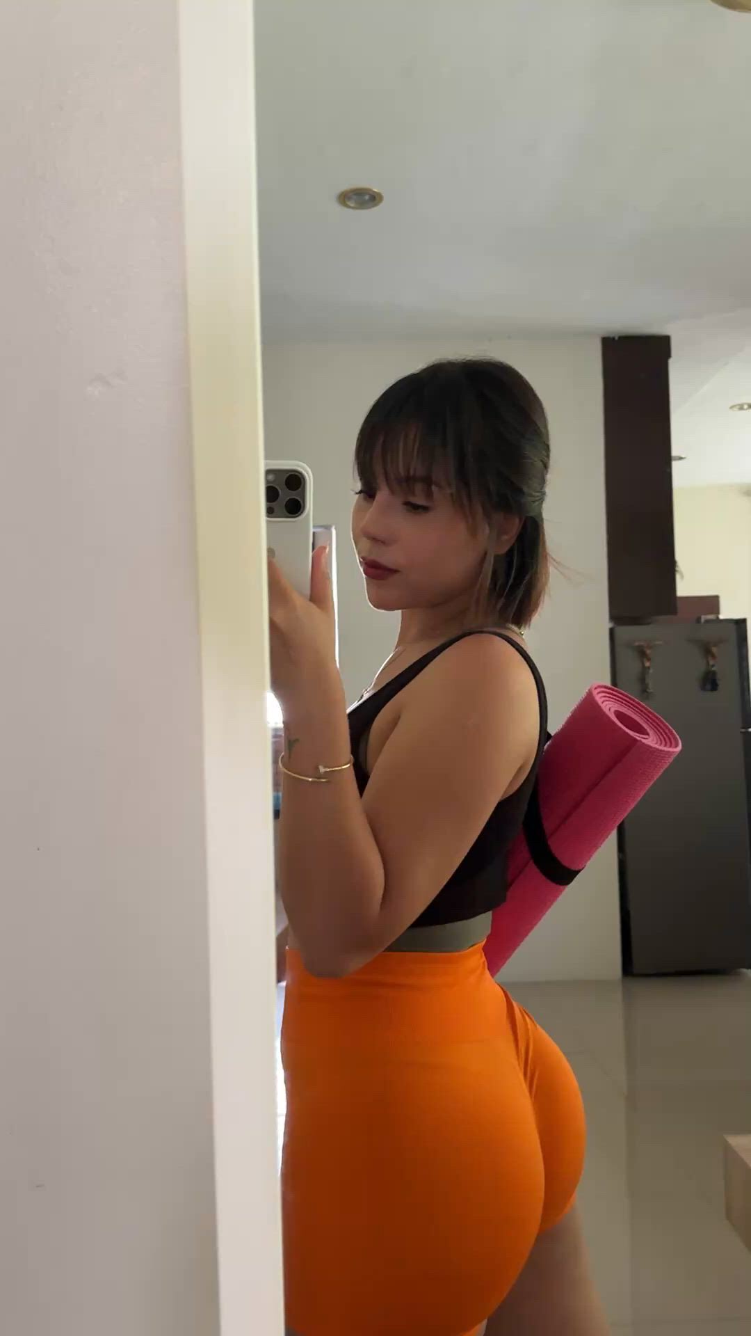 Mia-claire — Ass, solo, yoga pants