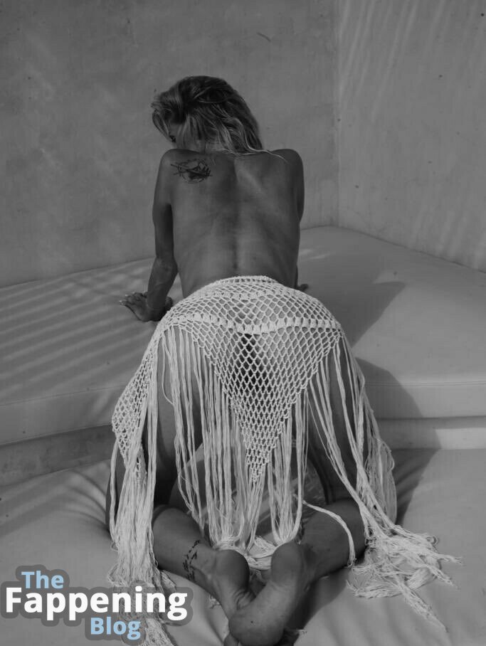 Emily Jane Deeley / emilyjanedeeley / zaradeeley Nude Leaks OnlyFans Photo 10