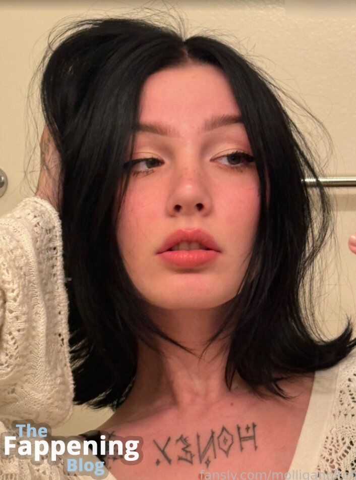 Julia Molligan | molliganbitch / molliganbitch / mollyandgun Nude Leaks OnlyFans Photo 5