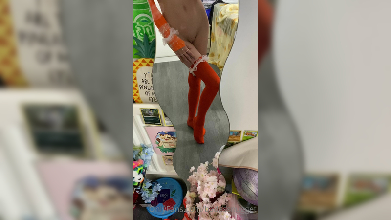 Tiny BadAssNugget Shows Off Her Tiny Body