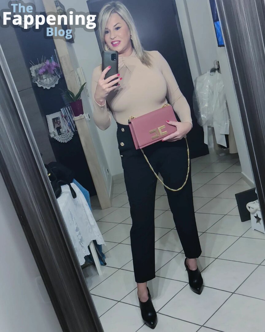 Elena Daniela Ungureanu / danachanel / elenadanielaungureanu Nude Leaks OnlyFans Photo 2