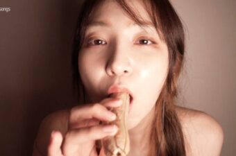 Eunsongs ASMR Banana Blowjob Video Leaked