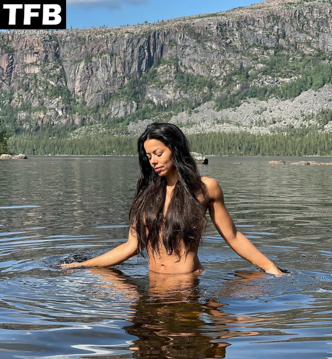 Fernanda Brandao Sexy & Topless (8 Photos) - OnlyFans Leaked Nudes