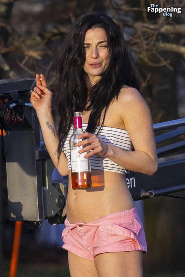 Marisa Abela Swigs from a Bottle of Rosé as She and Jack O’Connell Kiss in Primrose Hill (74 Photos) - OnlyFans Leaked Nudes