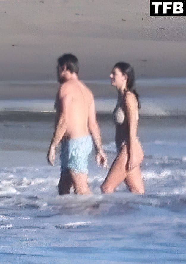 Camila Morrone & Leonardo DiCaprio Enjoy a Morning Swim in Malibu (138 Photos) - OnlyFans Leaked Nudes