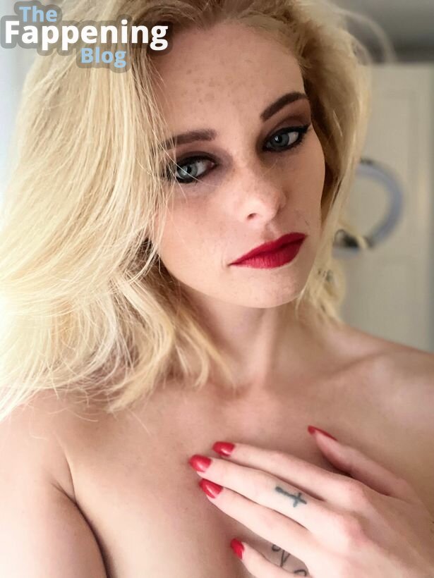 Emily Jane Deeley / emilyjanedeeley / zaradeeley Nude Leaks OnlyFans Photo 1