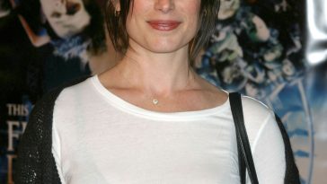 Shawnee Smith Nude & Sexy Collection (17 Photos)