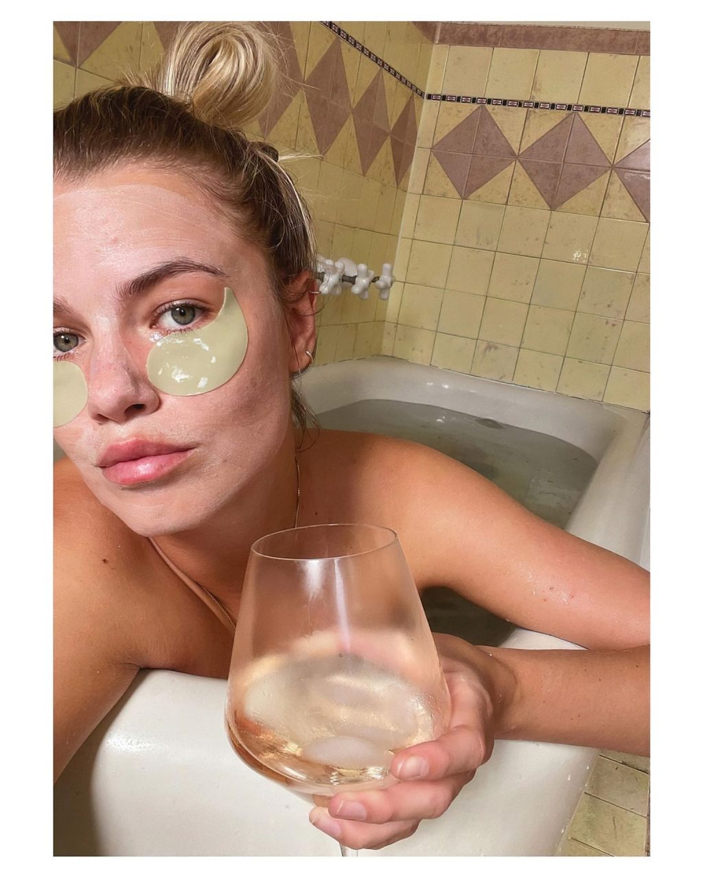 Hailey Clauson Sexy (5 Photos) - OnlyFans Leaked Nudes