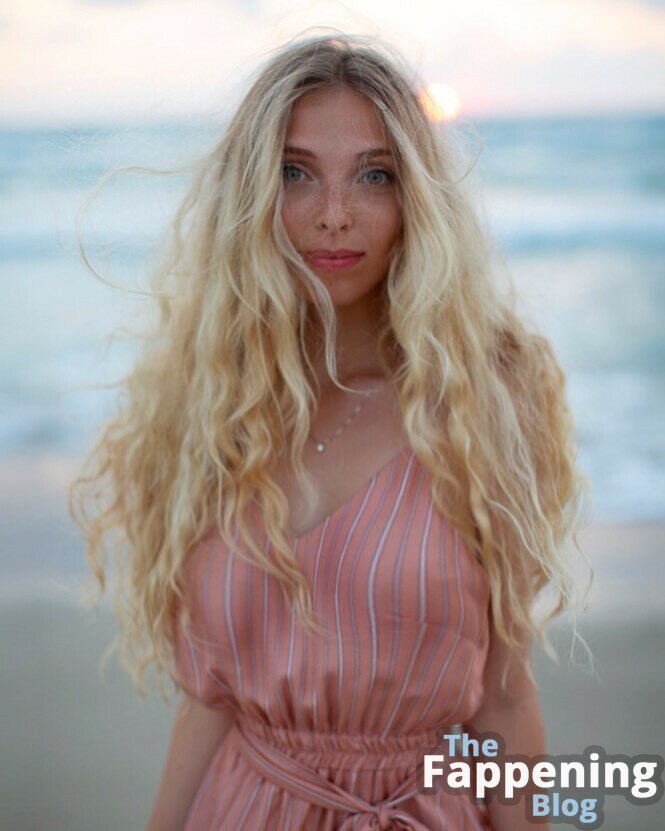 Tiny Miny Mo / Anna Bella / tiny.miny.mo / tiny_miny Nude Leaks OnlyFans Photo 2