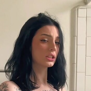 Julia Molligan | molliganbitch / molliganbitch / mollyandgun Nude Leaks OnlyFans