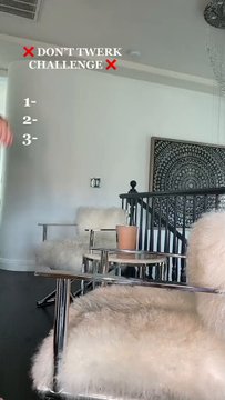 @sophiedee - 2018459579835662397