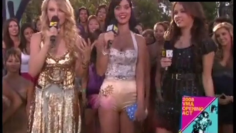 Katy Perry Sexy Scene  in Mtv Video Music Awards