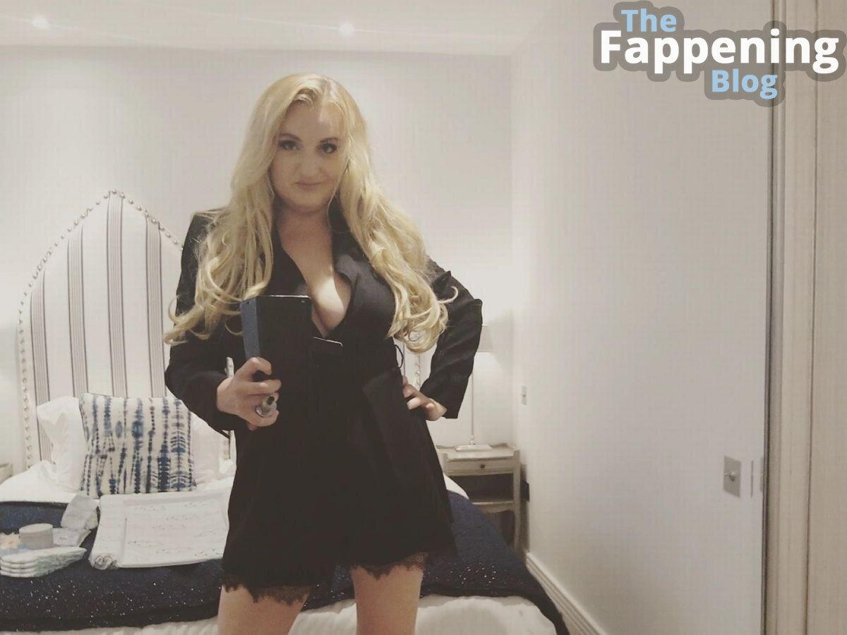 Daisy May Cooper / daisymaycooper Nude Leaks Photo 3