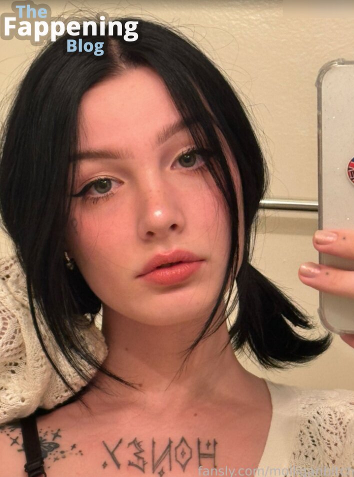 Julia Molligan | molliganbitch / molliganbitch / mollyandgun Nude Leaks OnlyFans Photo 4