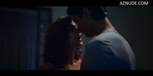 Shweta Basu Prasad Sexy Scene  in Shweta Basu Prasad, Zarin Shihab, Aahana Kumra India Lockdown Hot Scene Compilation