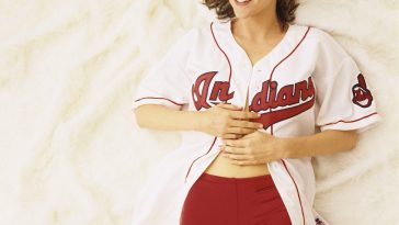 Christa Miller Sexy (8 Photos)