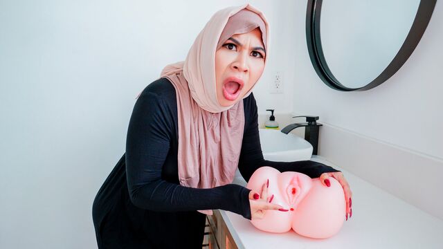 Hijab Hookup featuring Tokyo Lynn's hairy porn