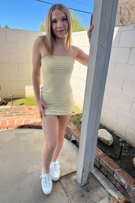 ATK Galleria performed by Becky Summer Naked Gallery (21 photos)