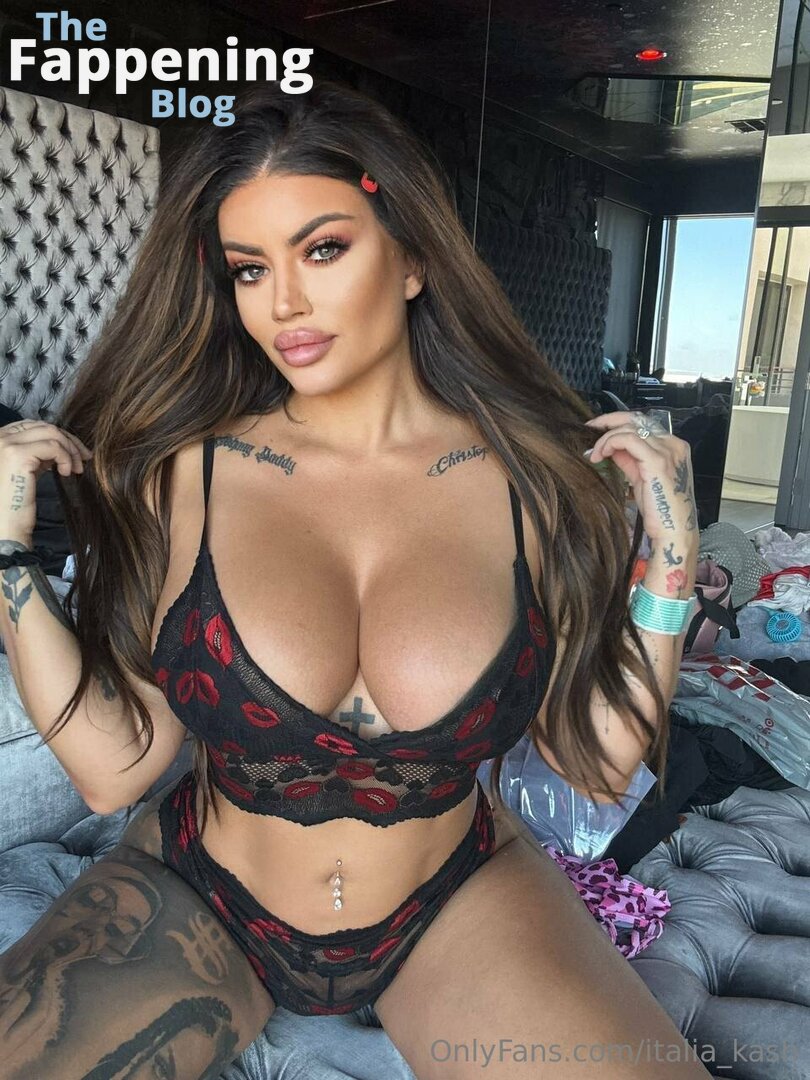 italia_kash / toochi_kash Nude Leaks OnlyFans Photo 105