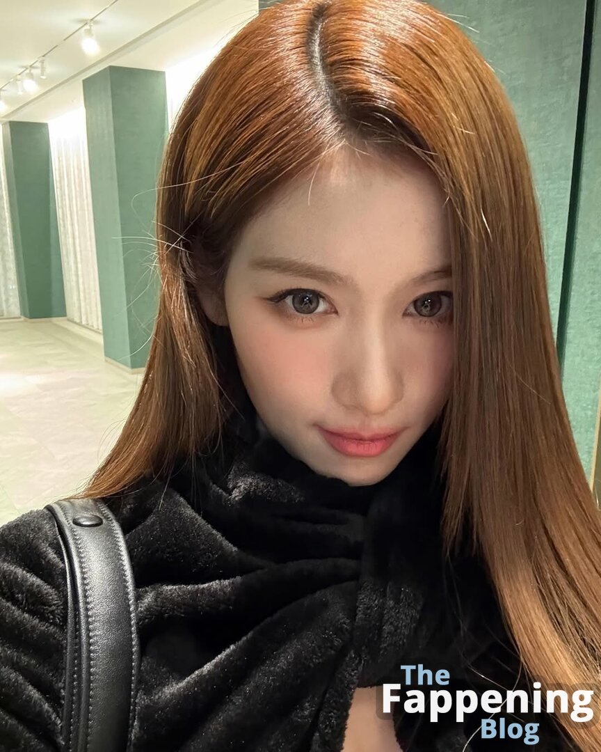 Minatozaki Sana (TWICE) / m.by__sana Nude Leaks OnlyFans Photo 7