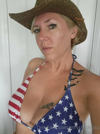 Lauren Caitlyn Kwei / foxxyllama Nude Leaks Photo 39