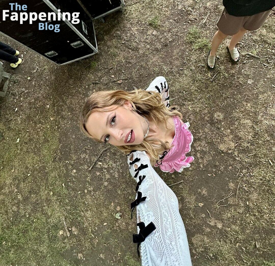 Angèle Van Laeken / angele_vl / u147788082 Nude Leaks OnlyFans Photo 4