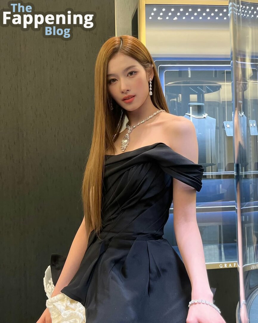Minatozaki Sana (TWICE) / m.by__sana Nude Leaks OnlyFans Photo 8