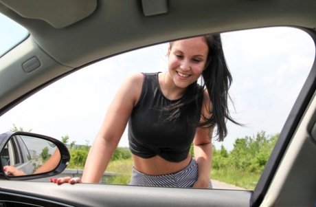 Czech babe Jennifer Mendez blows a stranger & lets him cum on her big booty (20 photos)