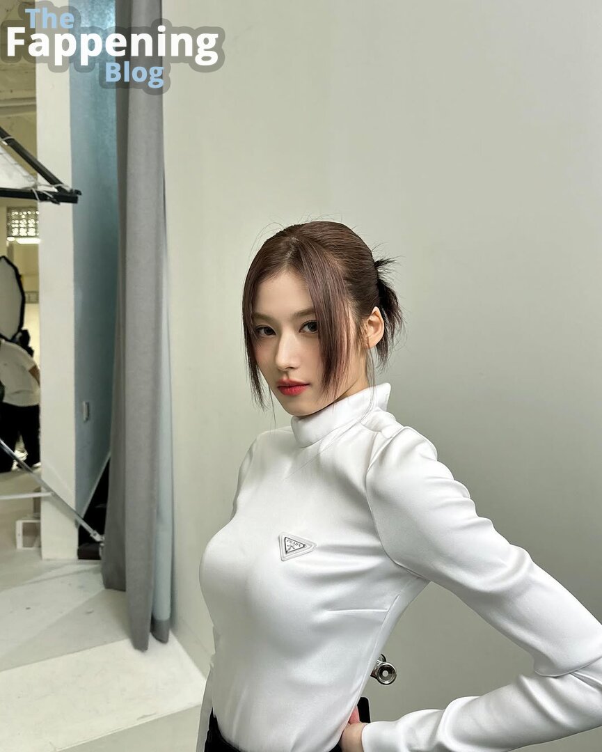 Minatozaki Sana (TWICE) / m.by__sana Nude Leaks OnlyFans Photo 2