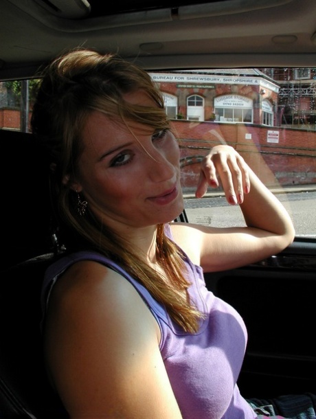 Amateur babe with small tits Angelina flaunts her hairy pussy at home (18 photos)