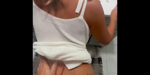43 Bathroom creampie OnlyFans @ Appleliu76-76 (Eva Elfie)