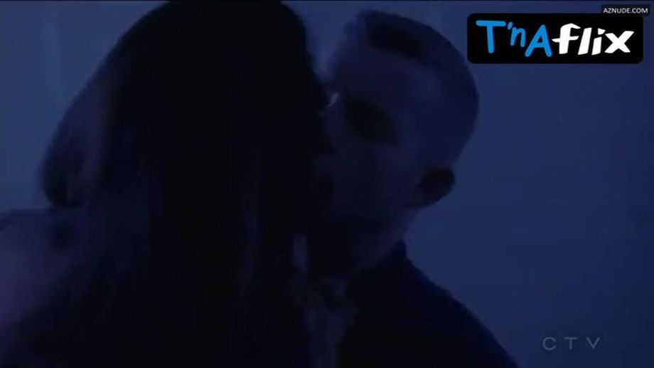 Priyanka Chopra Sexy Scene  in Quantico
