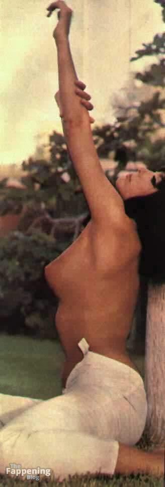 Angelique Pettyjohn Nude (2 Photos)