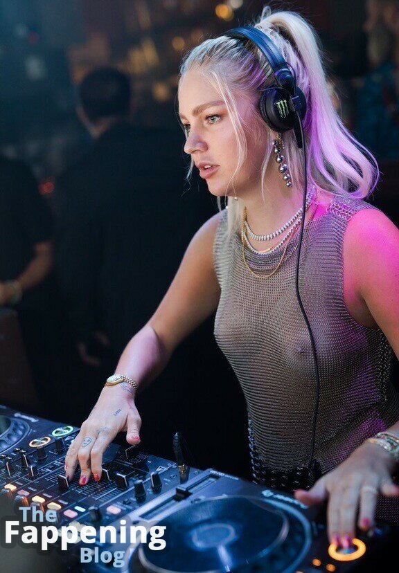 Madison Anjel Louch / Madds_official / madds Nude Leaks Photo 13