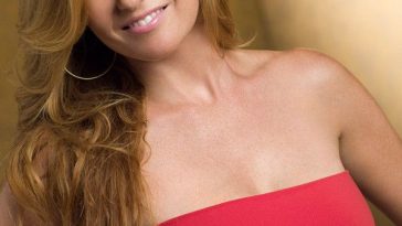 Connie Britton Sexy (5 Photos)