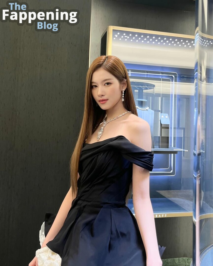 Minatozaki Sana (TWICE) / m.by__sana Nude Leaks OnlyFans Photo 9