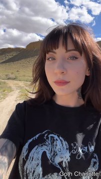 @GothCharlotte - 1969622756997415084