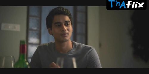 Aahana Kumra Sexy Scene  in India Lockdown