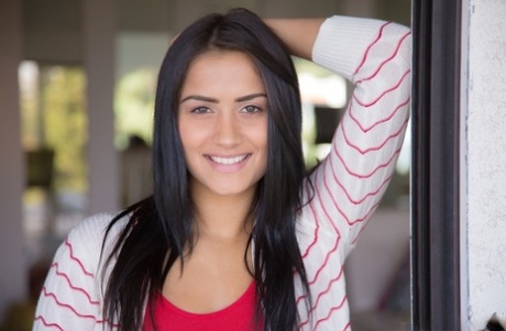 Adorable babe teen Giselle Mari lets us see her marvelous boobs (16 photos)