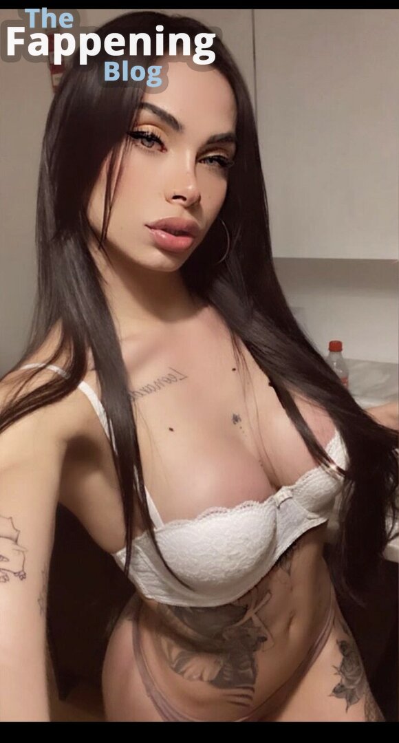 Mariana De Castro / Nicolly Lopes / https: / maridecastro16 / tsgirlmariana_16_ Nude Leaks OnlyFans Photo 42