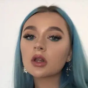 EllaBloomxx