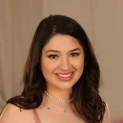 Alyx Star