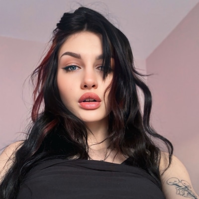 π ASHLEY π