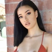 Scarlett Bloom